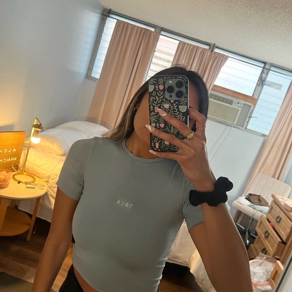 New TALA work out top - Picture 2 of 4